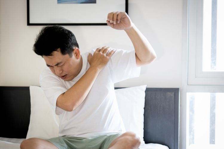 Unfreezing Mobility: Chiropractic Solutions for Frozen Shoulder Syndrome